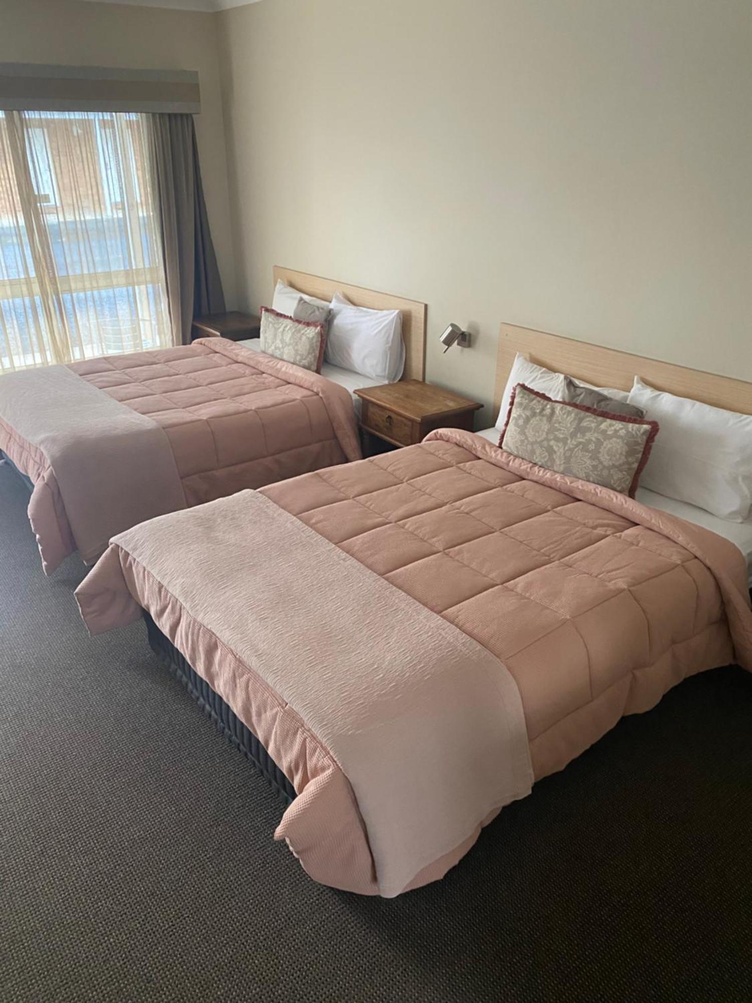 Tumbarumba Motel & Elms Restaurant Εξωτερικό φωτογραφία