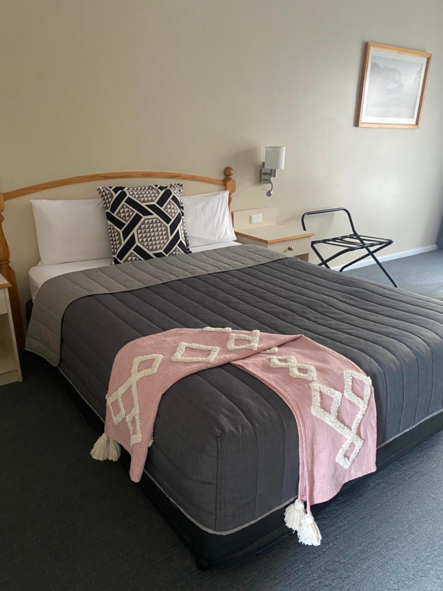 Tumbarumba Motel & Elms Restaurant Εξωτερικό φωτογραφία